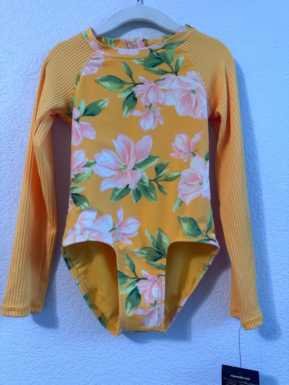 Art Class Girls Long Sleeve Rash Guard Swimsuit – Size XS (4/5) 🌸☀️